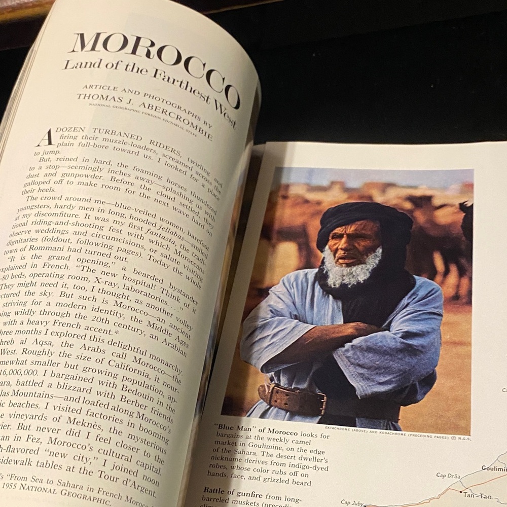 Vintage National Geographic Magazine - June 1971 - Picture 7 of 16